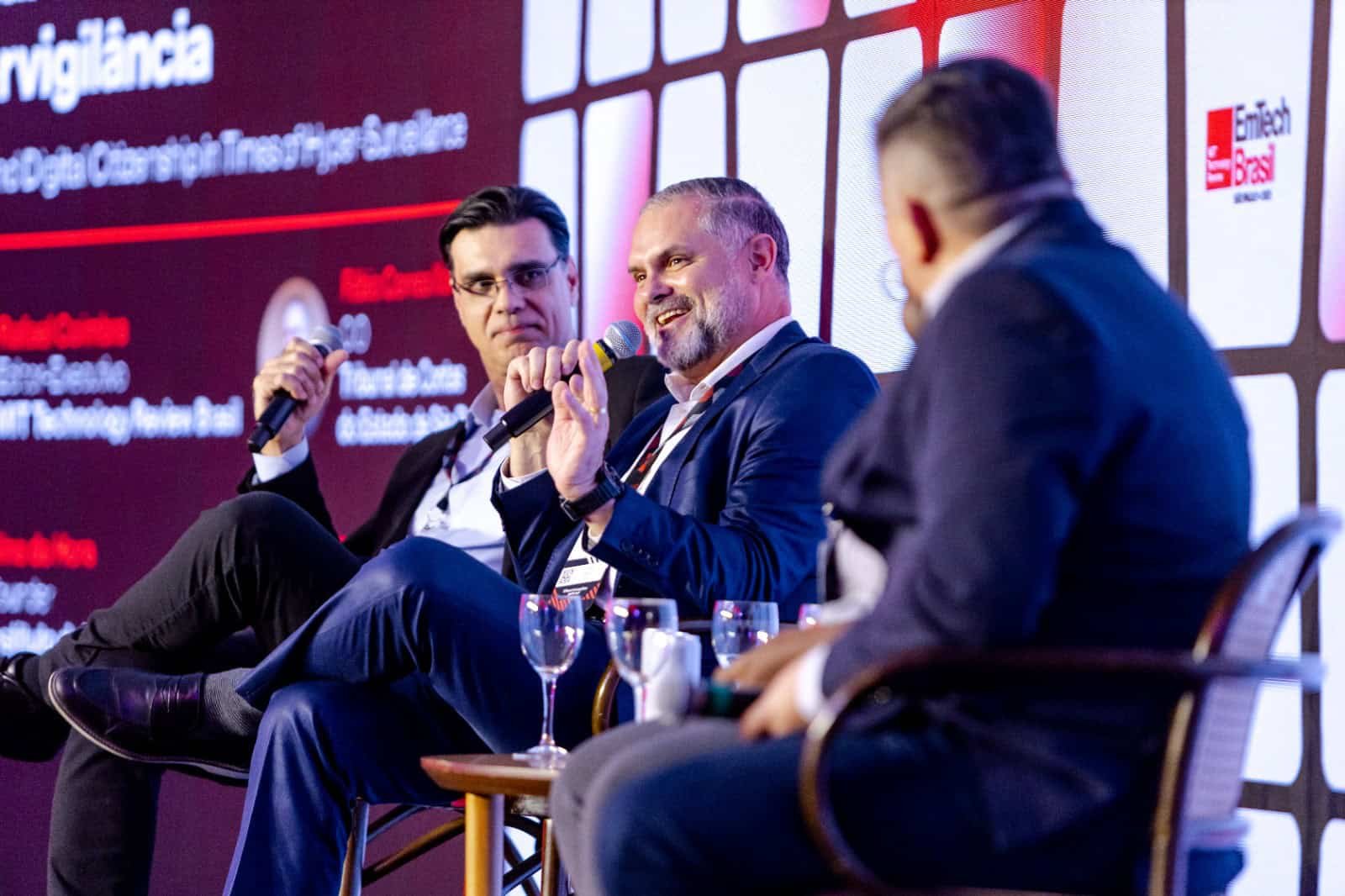 Painel na EmTech Brasil 2025, da MIT Tech Review